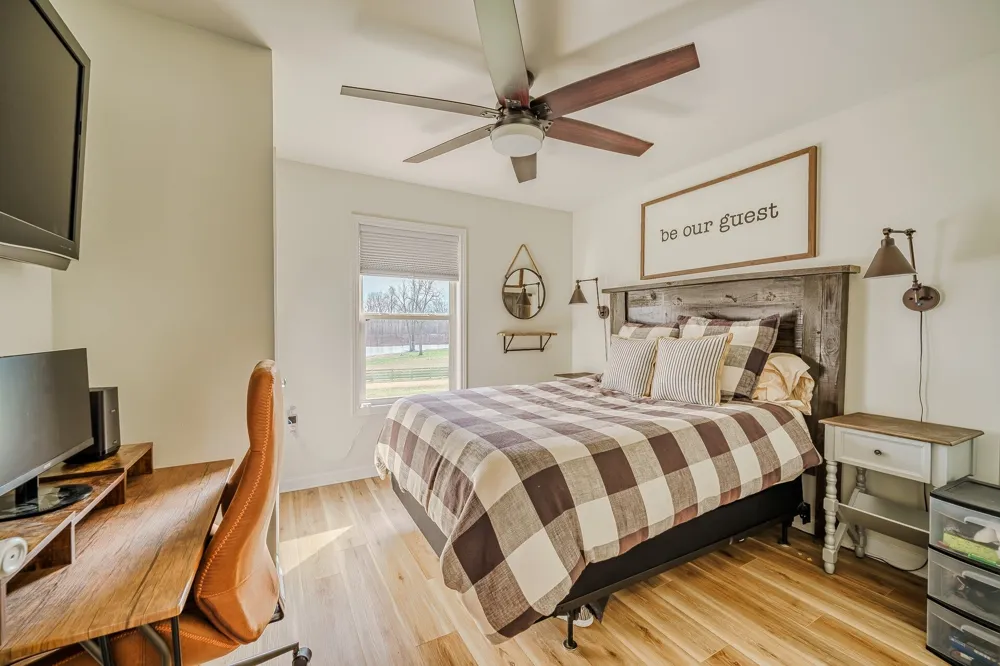 1458 Scenic Ln Bath Springs, TN 38311