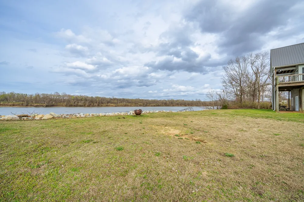 1458 Scenic Ln Bath Springs, TN 38311