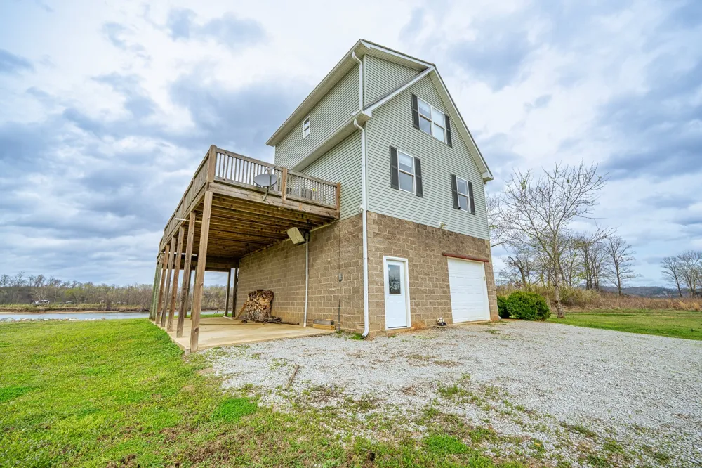 1458 Scenic Ln Bath Springs, TN 38311