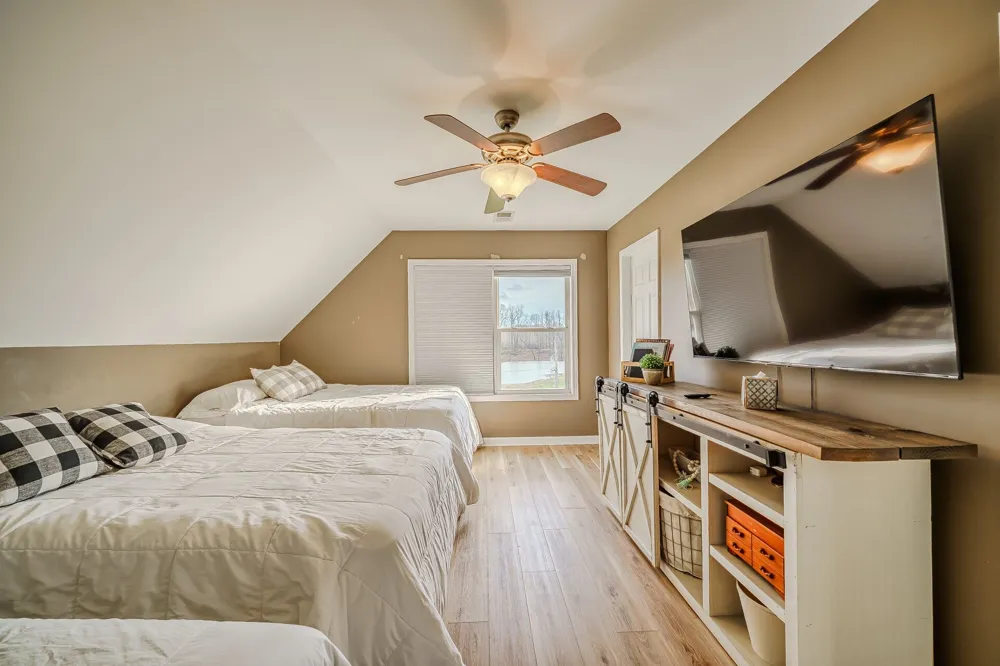 1458 Scenic Ln Bath Springs, TN 38311