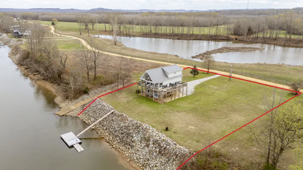 1458 Scenic Ln Bath Springs, TN 38311