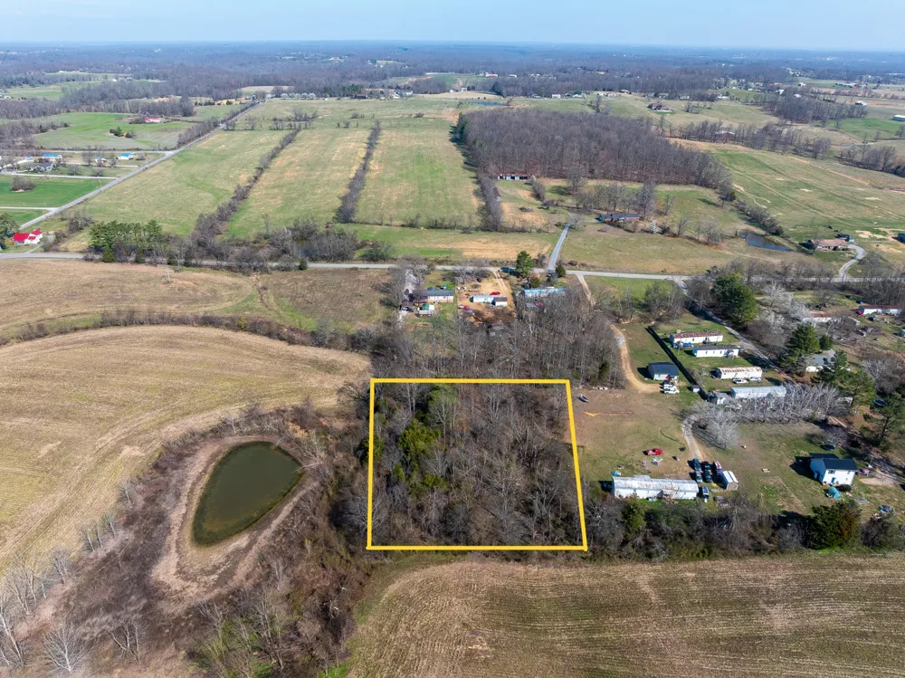 98 Andrea Ln Westmoreland, TN 37186