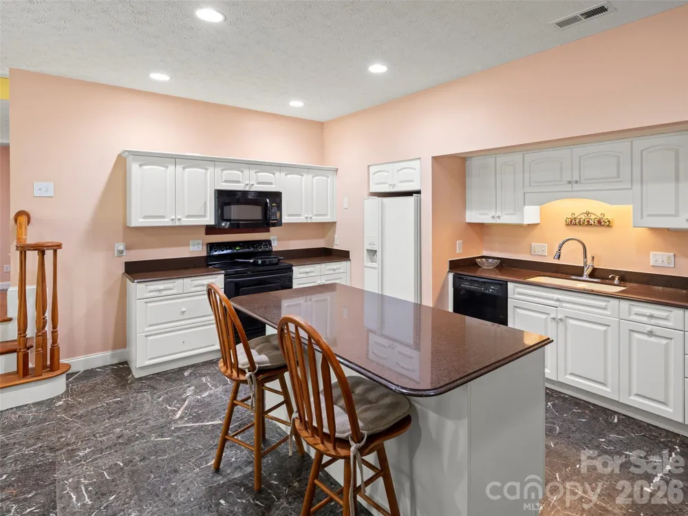 4901 Brevard Road Horse Shoe, NC 28742