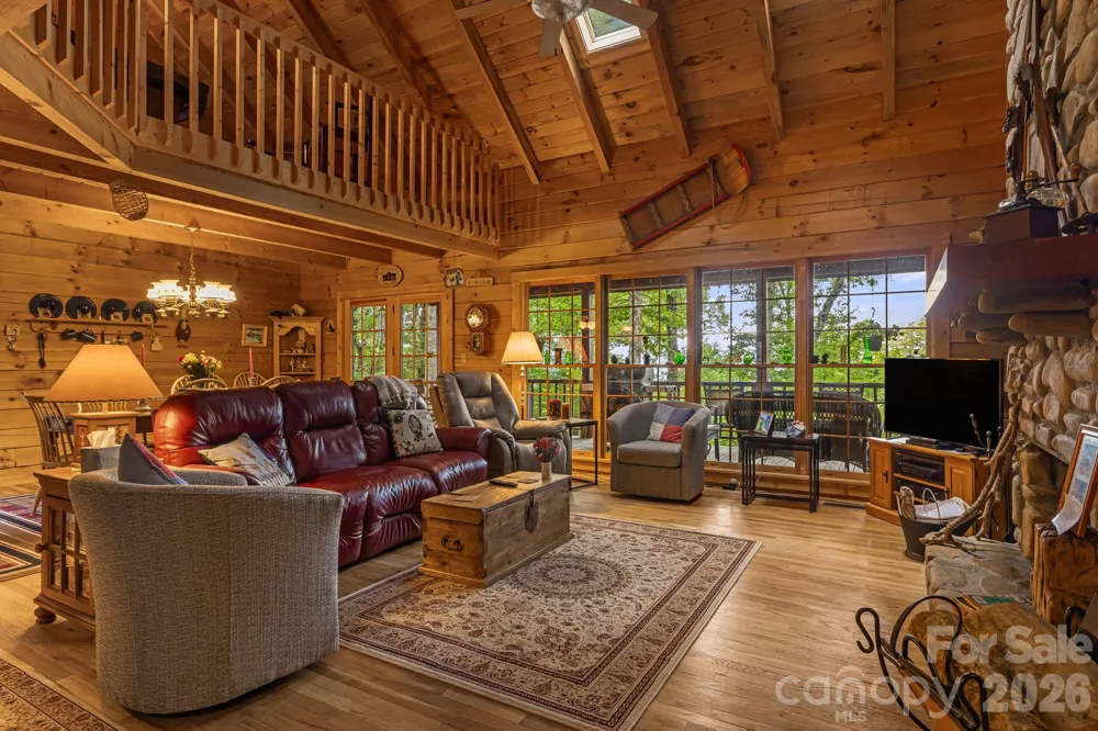 215 Goldenleaf Road Mars Hill, NC 28754