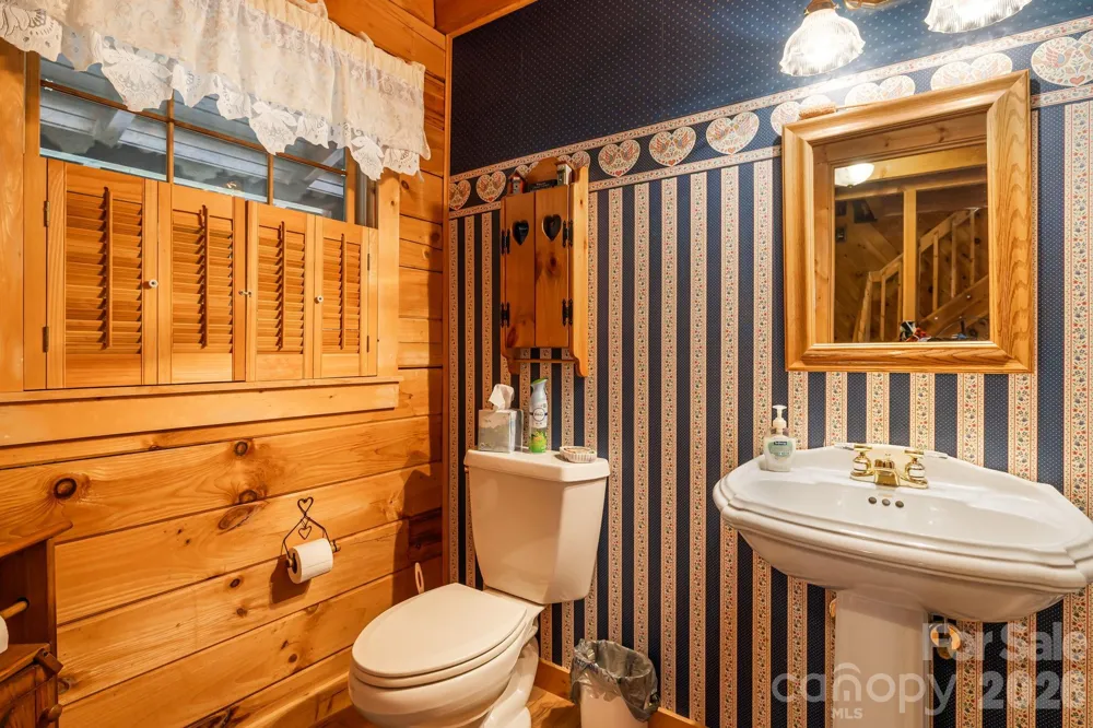 215 Goldenleaf Road Mars Hill, NC 28754