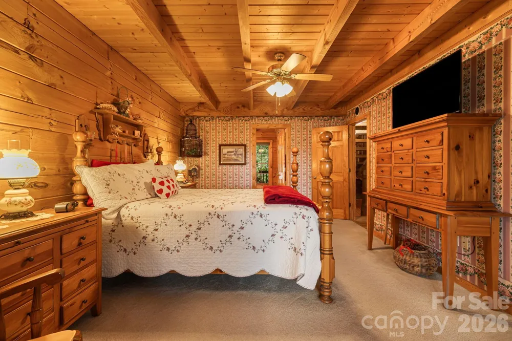 215 Goldenleaf Road Mars Hill, NC 28754