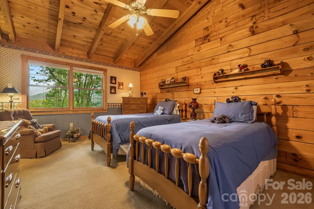 215 Goldenleaf Road Mars Hill, NC 28754