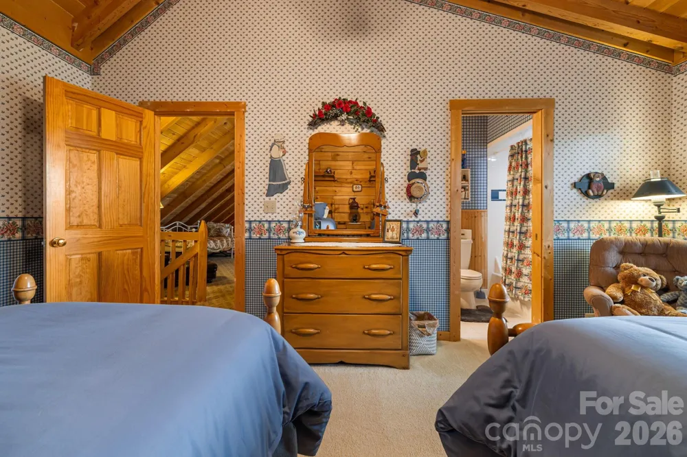 215 Goldenleaf Road Mars Hill, NC 28754