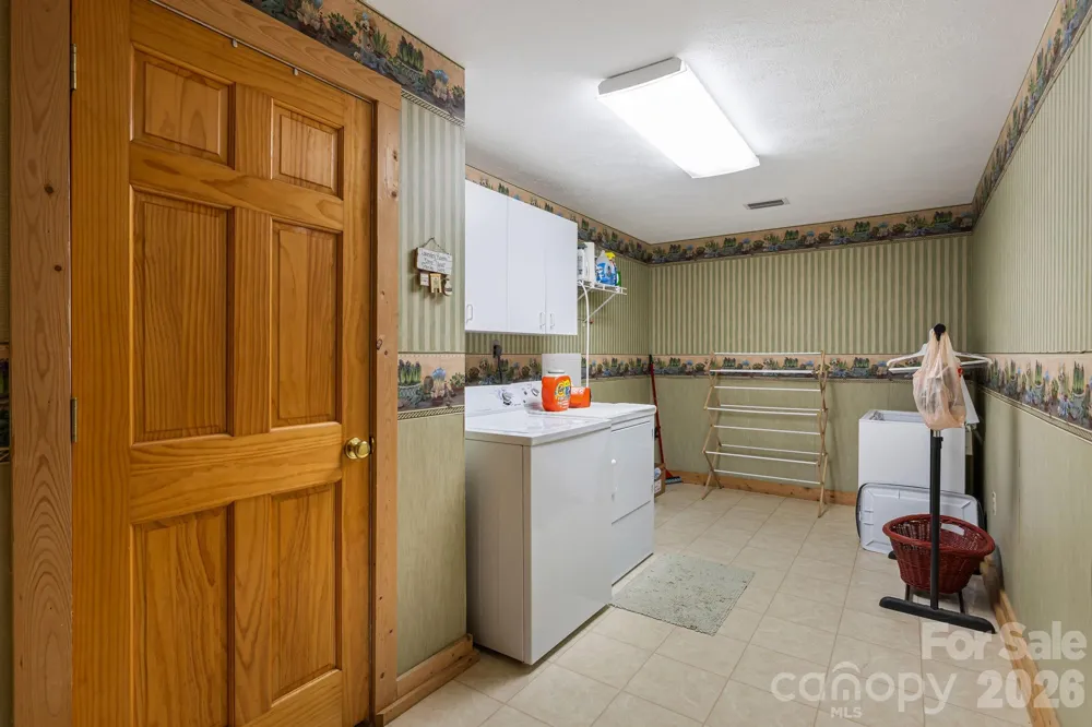 215 Goldenleaf Road Mars Hill, NC 28754