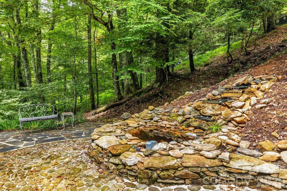 215 Goldenleaf Road Mars Hill, NC 28754