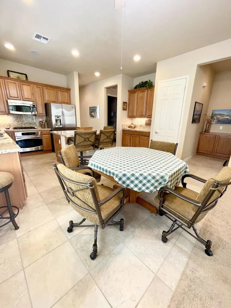 81677 Avenida Parito Indio, CA 92203