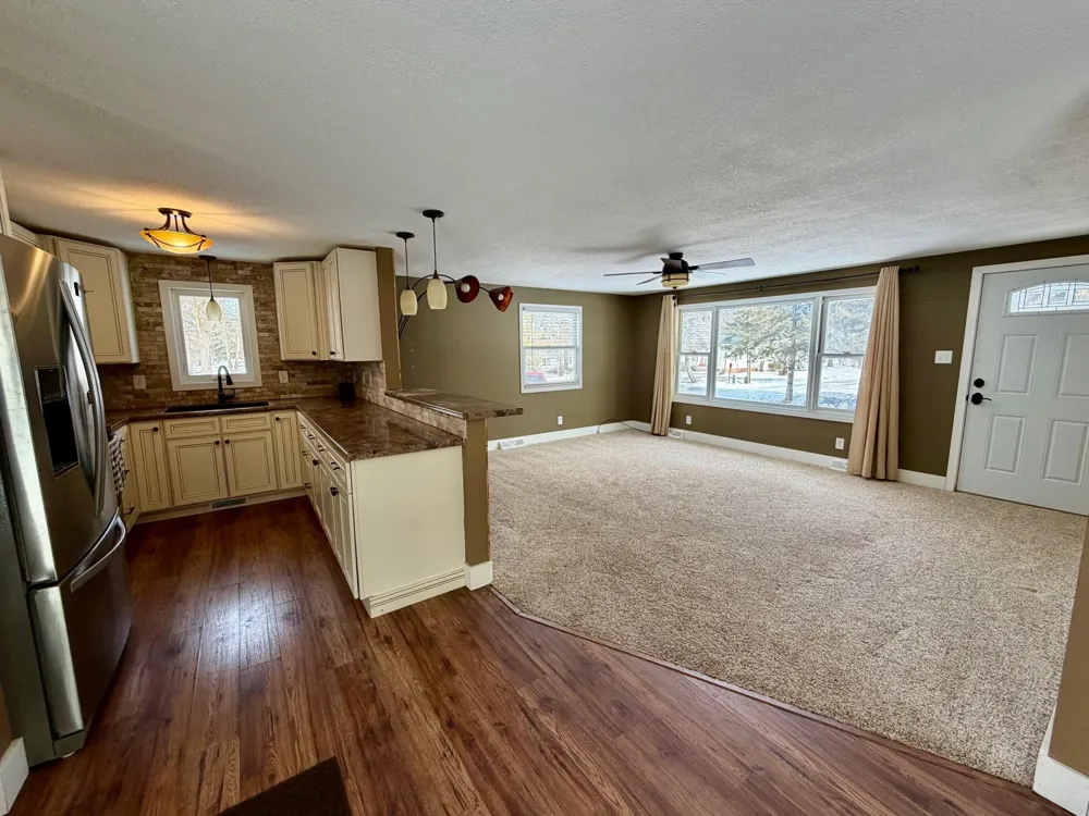 809 11th Avenue SE Roseau, MN 56751