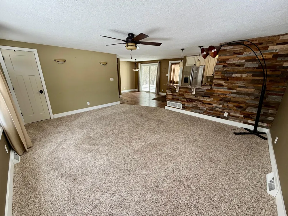 809 11th Avenue SE Roseau, MN 56751