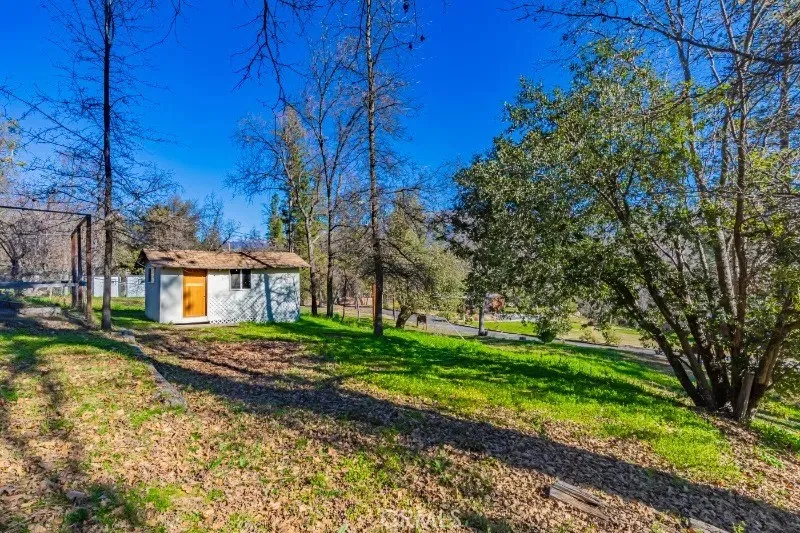 32827 Road 222 North Fork, CA 93643