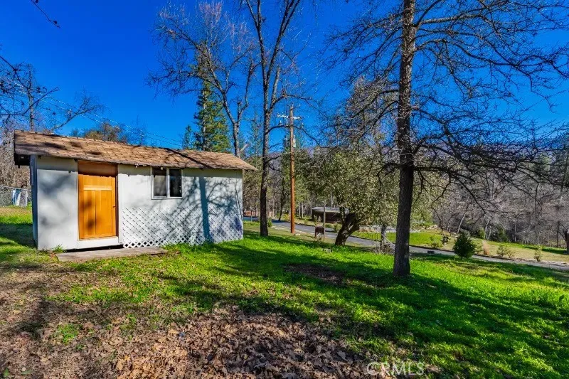 32827 Road 222 North Fork, CA 93643