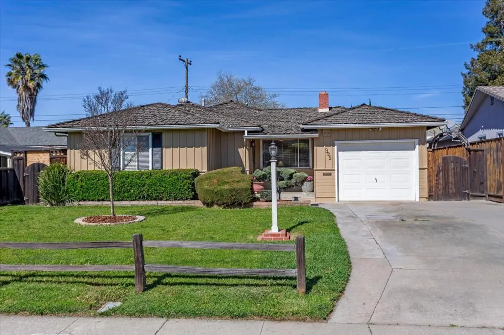 995 Melbourne Boulevard