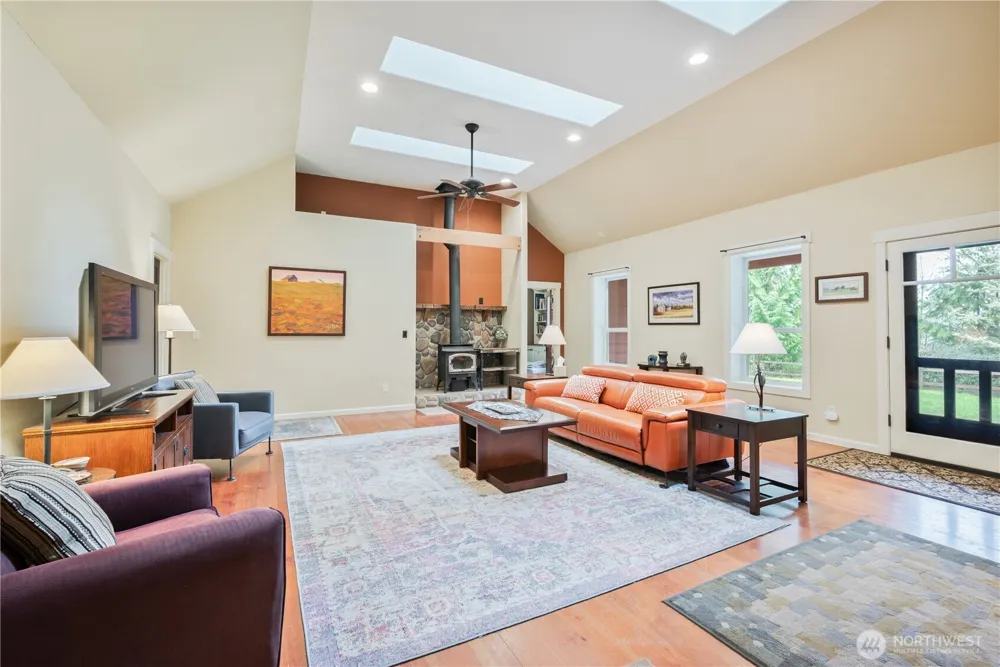 180 Trinity Drive Castle Rock, WA 98611