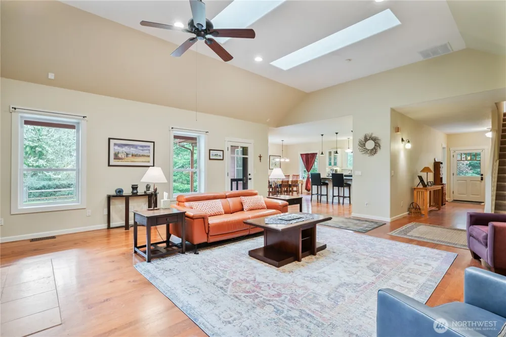 180 Trinity Drive Castle Rock, WA 98611