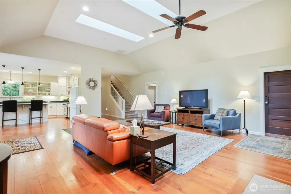 180 Trinity Drive Castle Rock, WA 98611