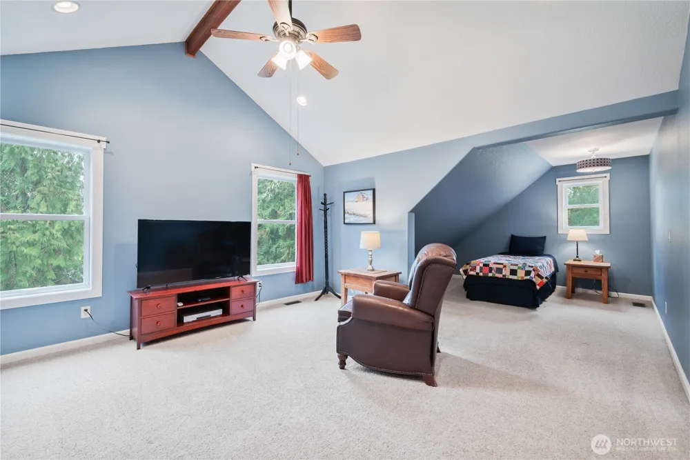 180 Trinity Drive Castle Rock, WA 98611