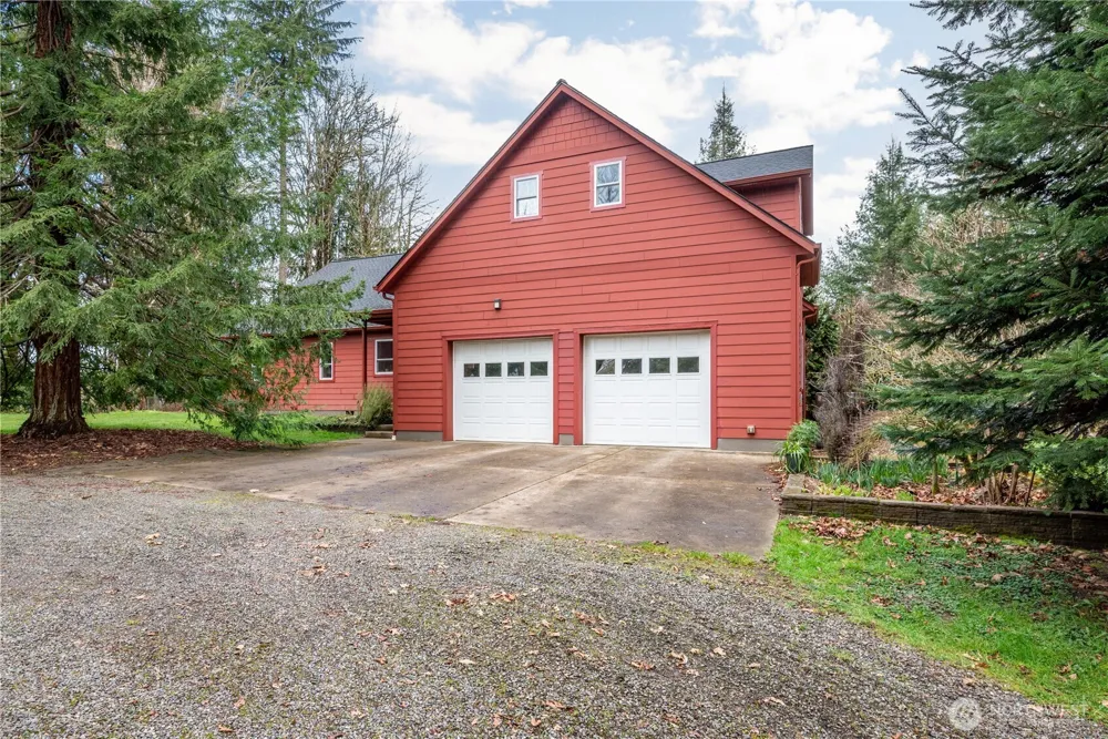 180 Trinity Drive Castle Rock, WA 98611