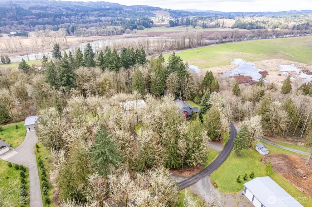 180 Trinity Drive Castle Rock, WA 98611