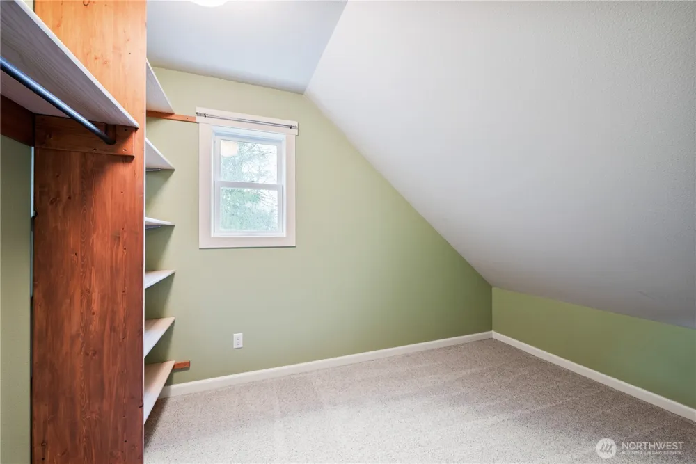 180 Trinity Drive Castle Rock, WA 98611