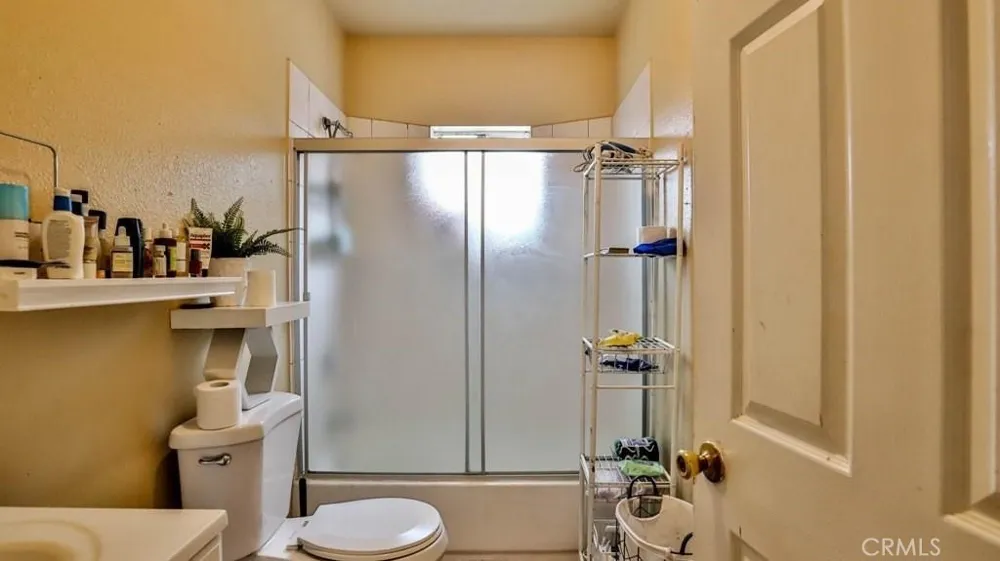 6414 S Hoover Street Los Angeles, CA 90044