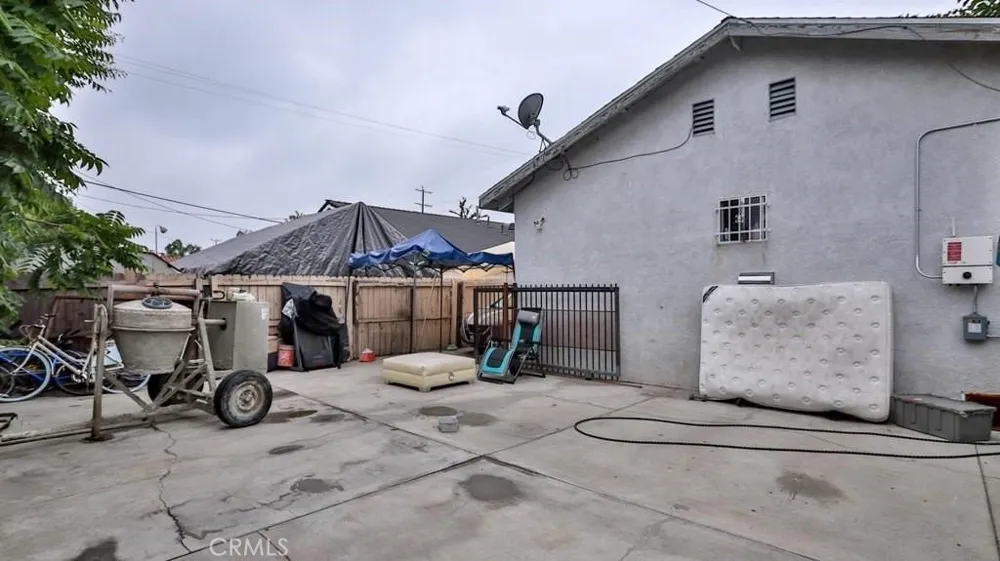 6414 S Hoover Street Los Angeles, CA 90044