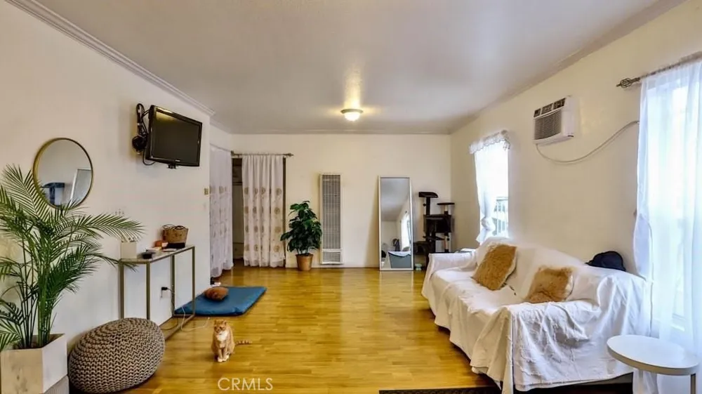6414 S Hoover Street Los Angeles, CA 90044