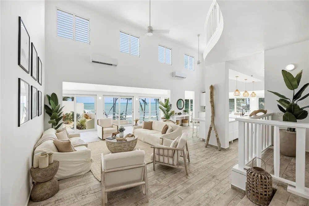 32 SHELL CASTLE Humacao, PR 00791