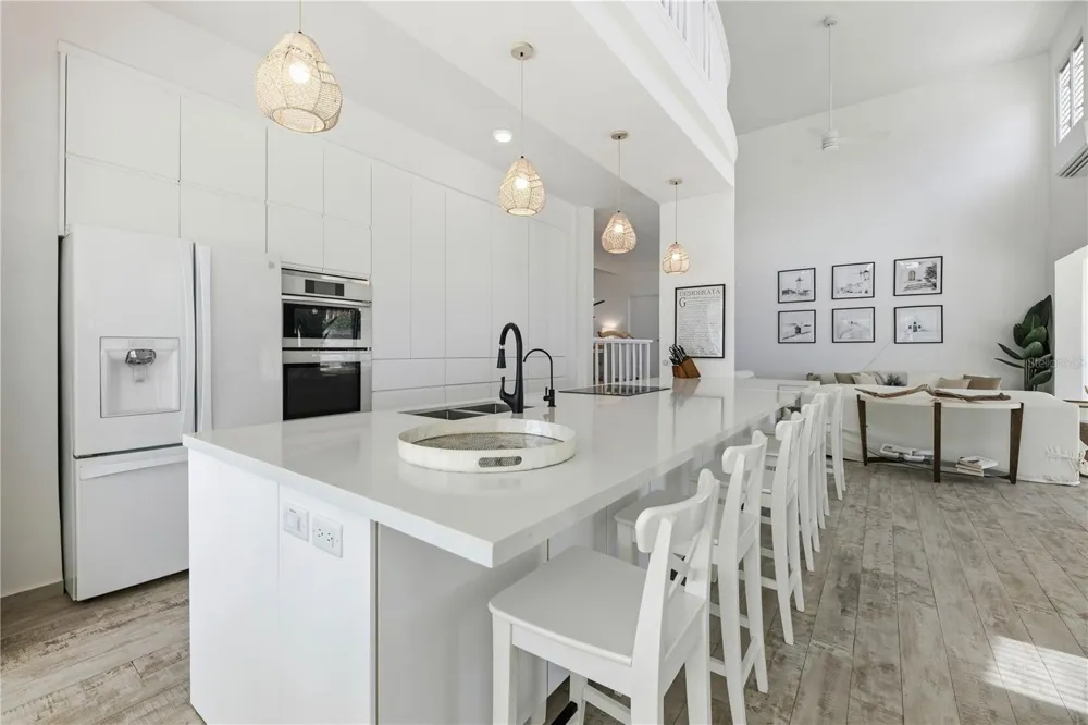 32 SHELL CASTLE Humacao, PR 00791