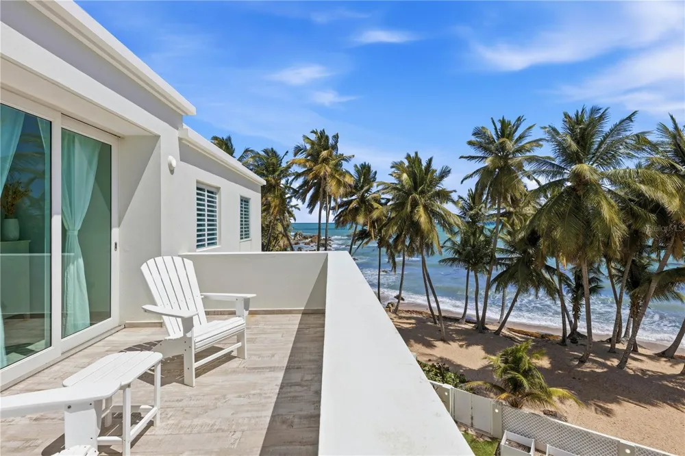 32 SHELL CASTLE Humacao, PR 00791