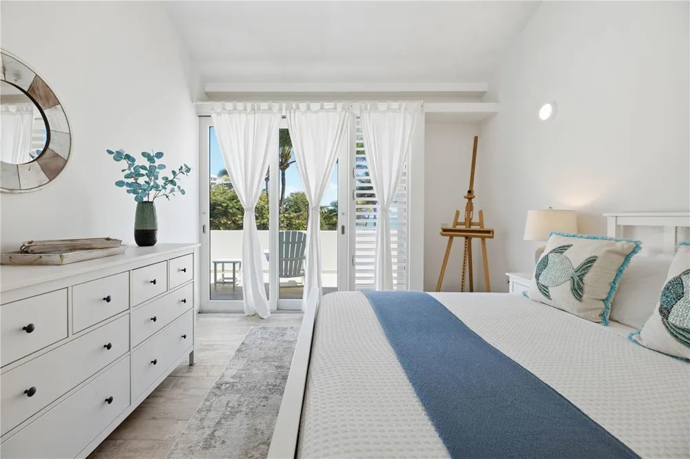32 SHELL CASTLE Humacao, PR 00791