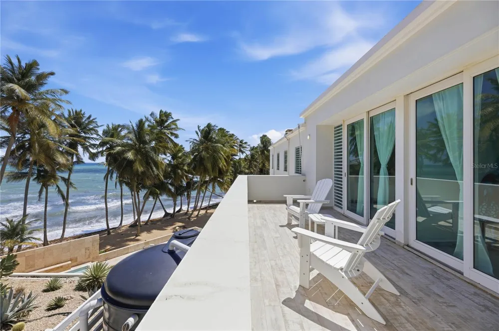 32 SHELL CASTLE Humacao, PR 00791