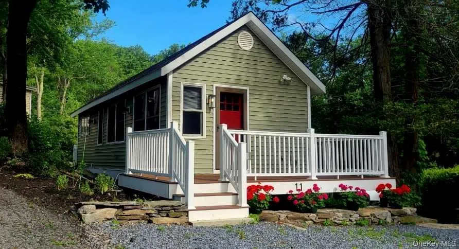 11 Curry Road Mahopac, NY 10541