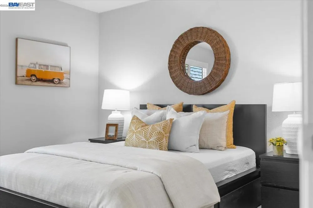 130 Lakeshore Ct Richmond, CA 94804