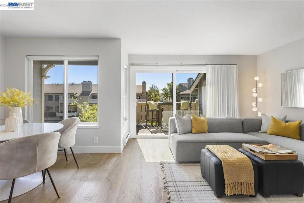 130 Lakeshore Ct Richmond, CA 94804