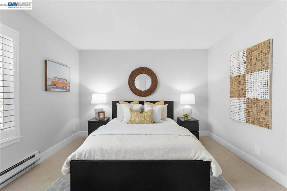 130 Lakeshore Ct Richmond, CA 94804
