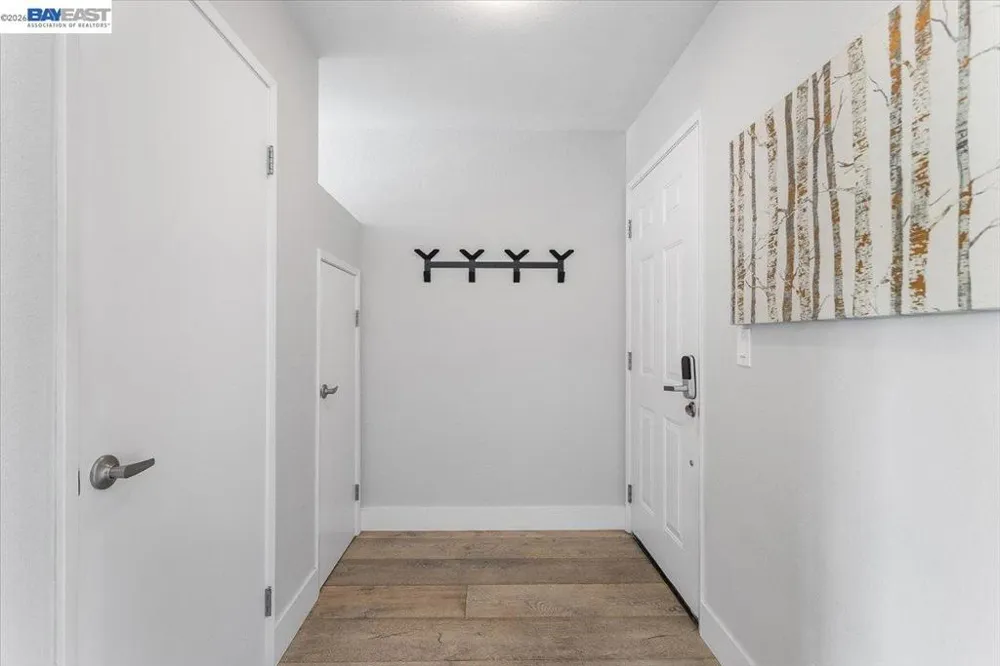 130 Lakeshore Ct Richmond, CA 94804