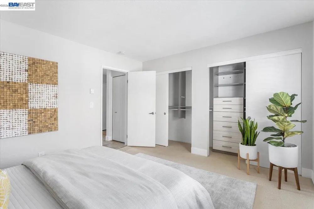130 Lakeshore Ct Richmond, CA 94804