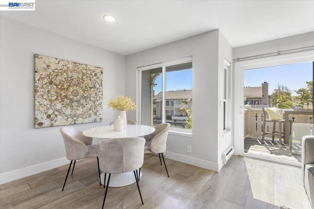 130 Lakeshore Ct Richmond, CA 94804