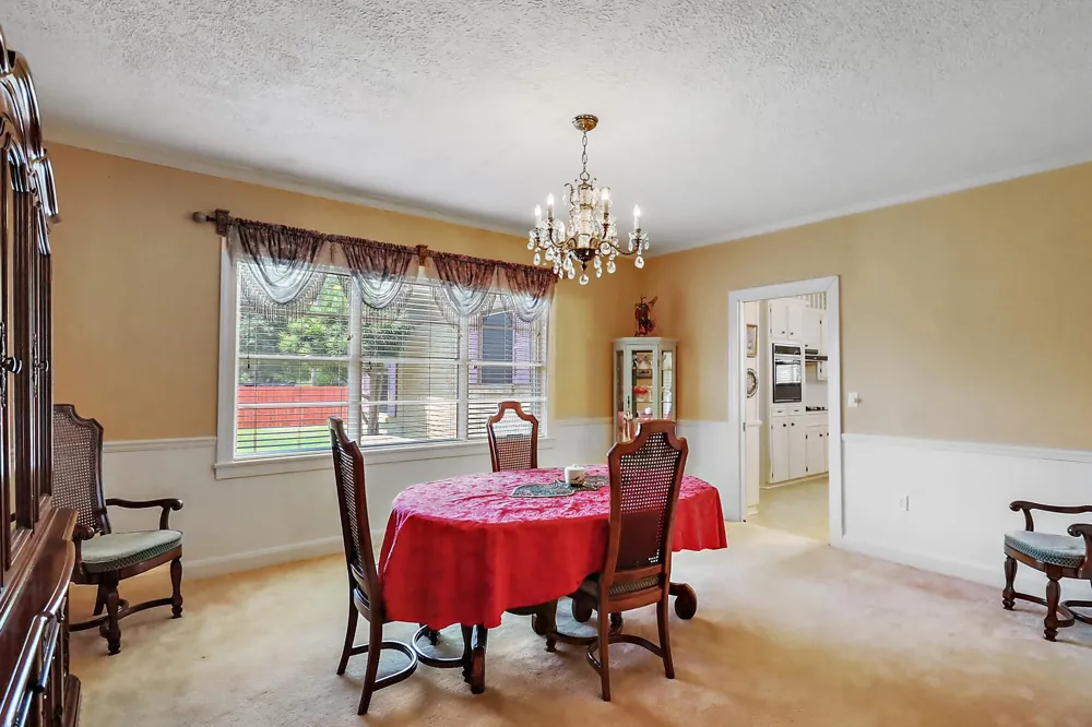 405 Park Street Anahuac, TX 77514