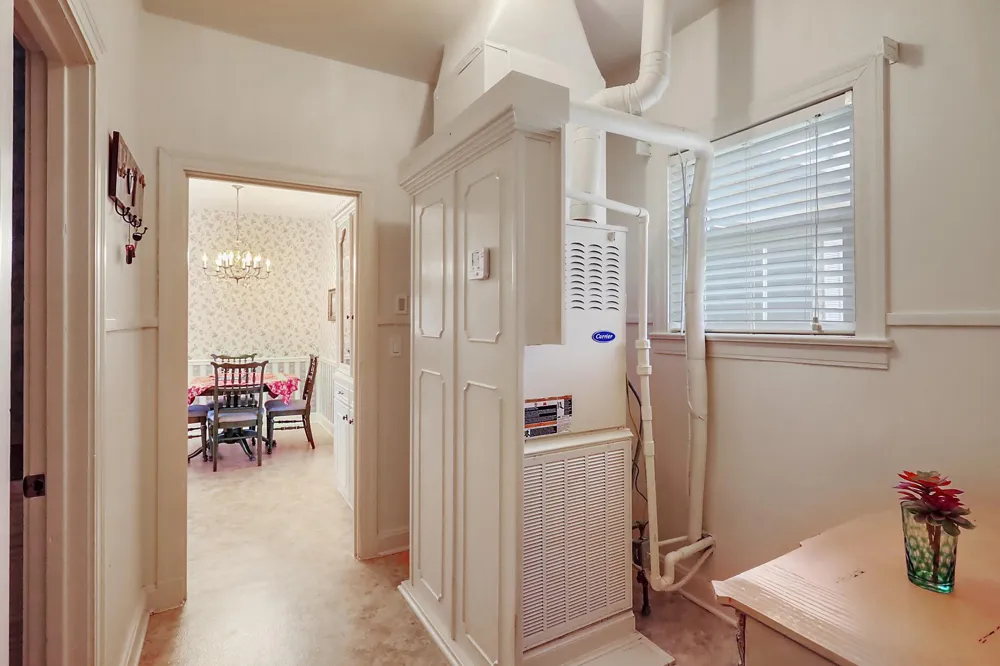 405 Park Street Anahuac, TX 77514