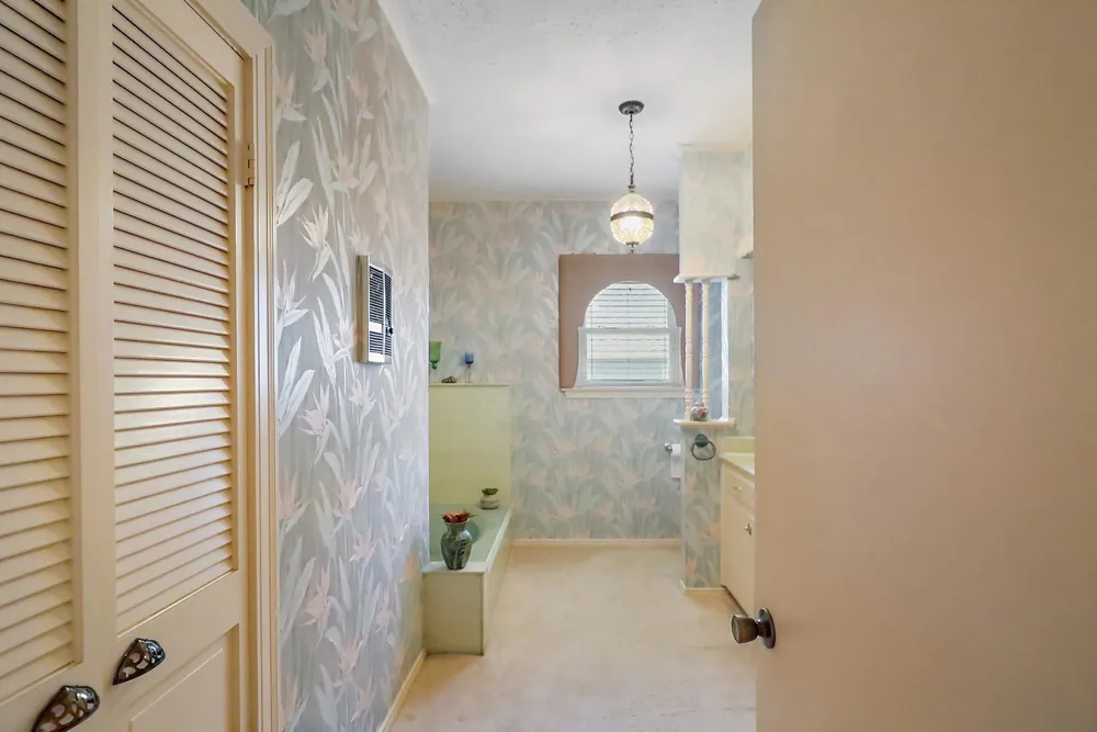 405 Park Street Anahuac, TX 77514