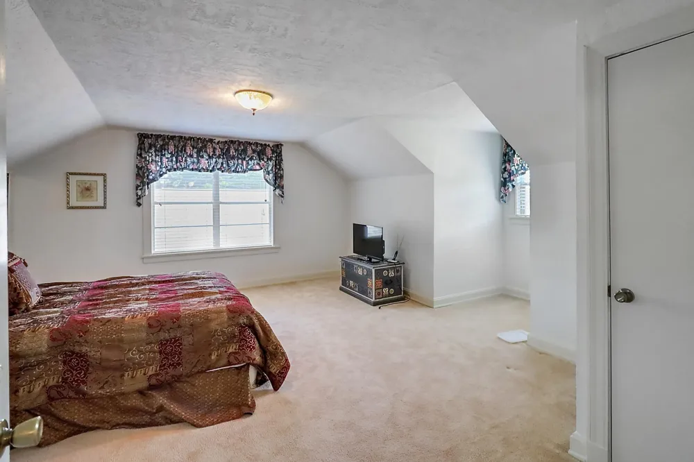 405 Park Street Anahuac, TX 77514