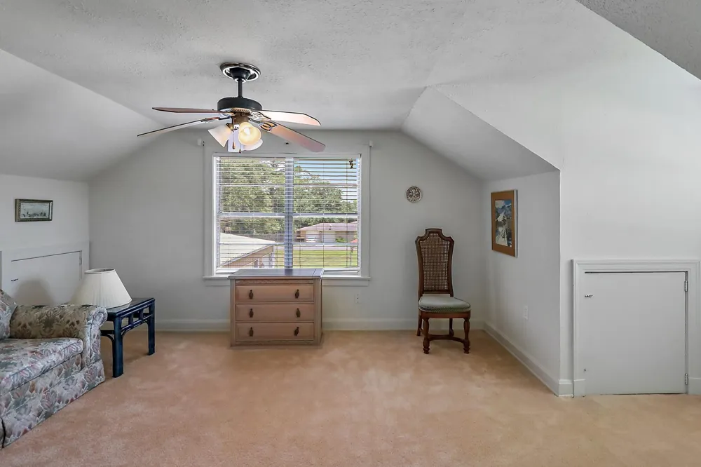 405 Park Street Anahuac, TX 77514