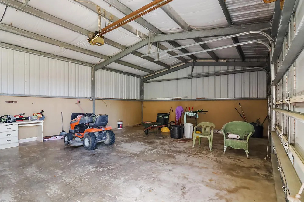 405 Park Street Anahuac, TX 77514