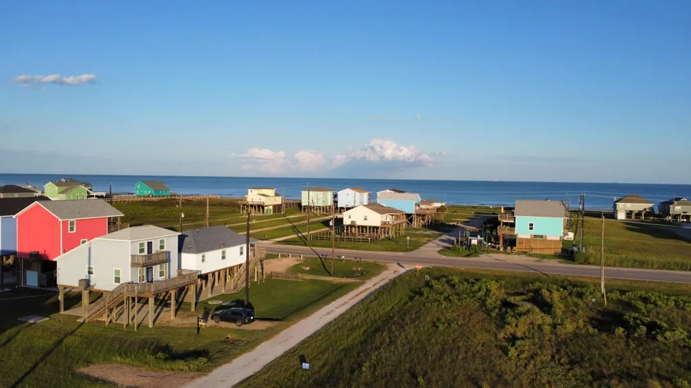 206 Nesmith Place Surfside Beach, TX 77541