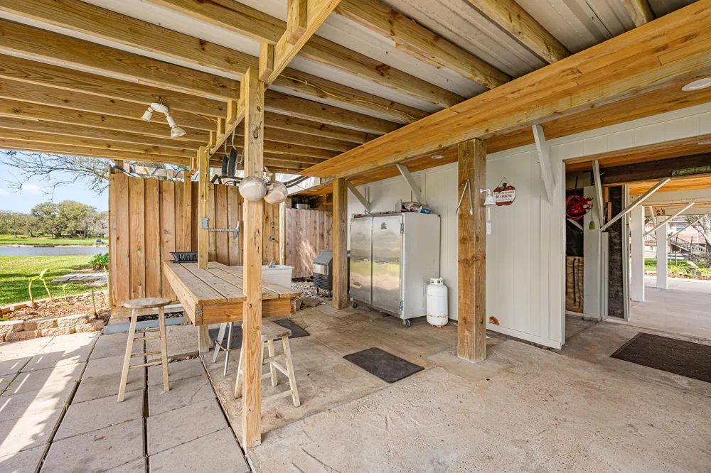 1145 County Road 291 Bay City, TX 77414